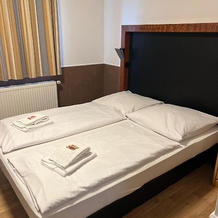 Hotel Castellana Lessien Eksteriør billede