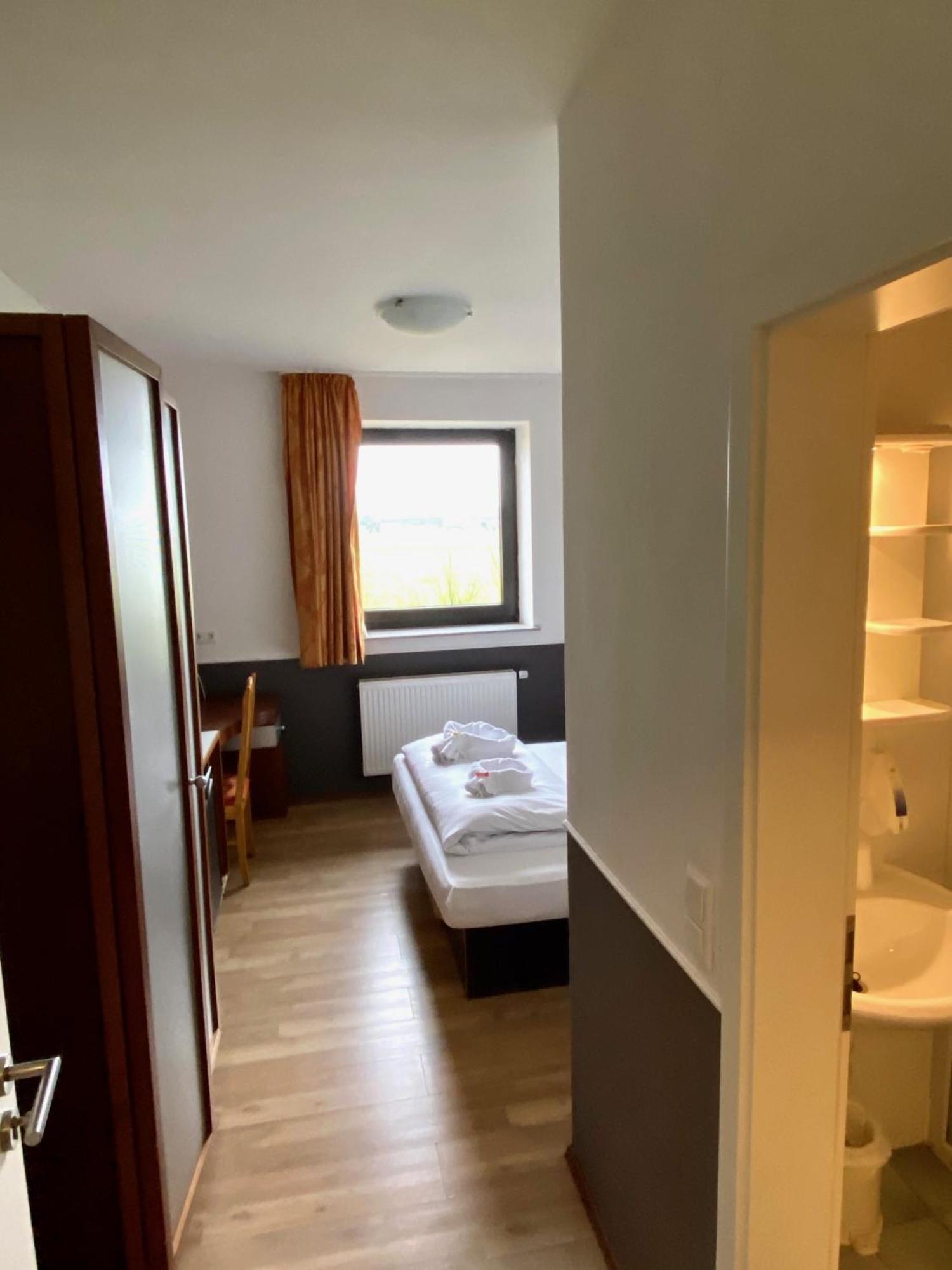 Hotel Castellana Lessien Eksteriør billede
