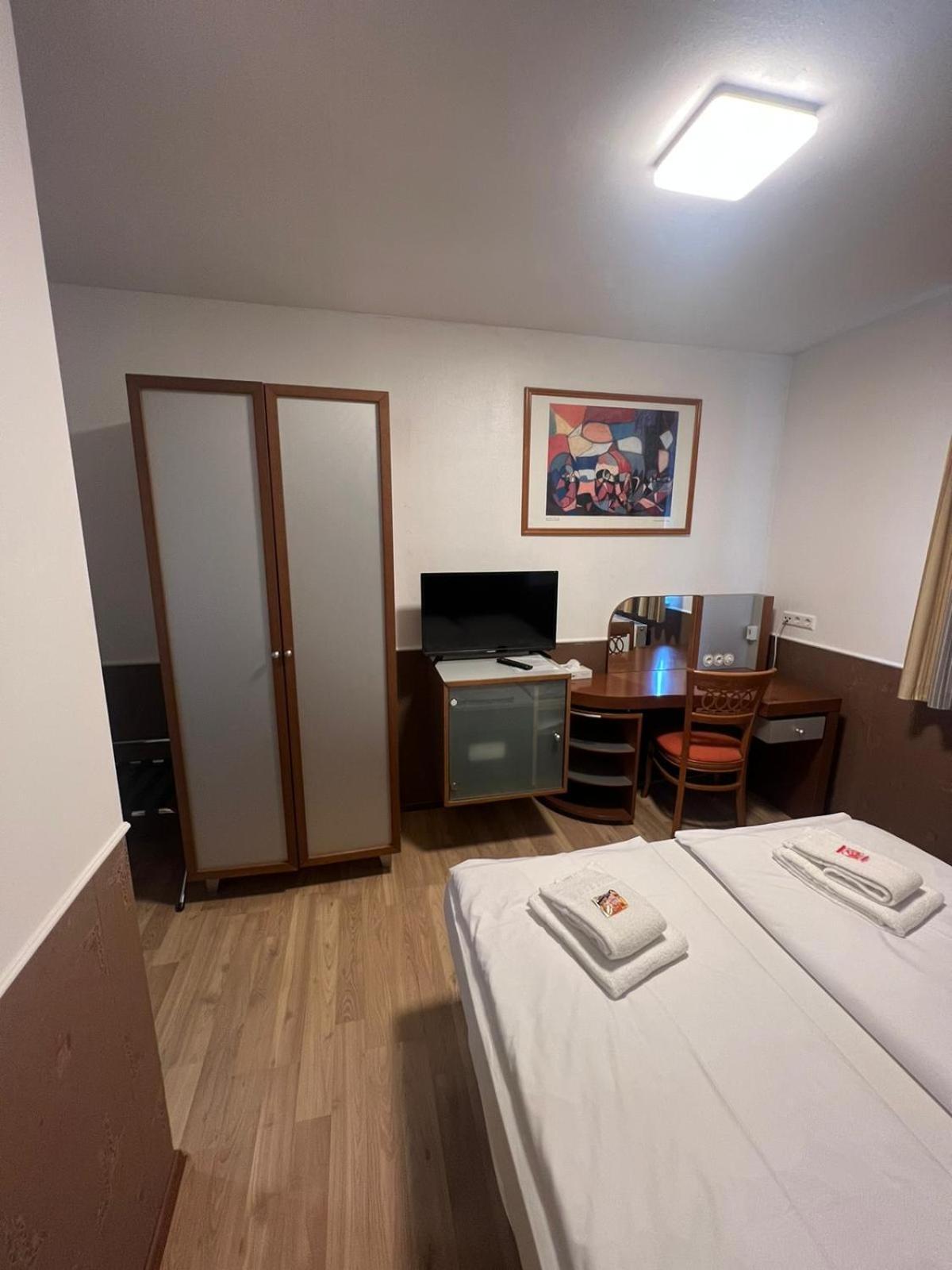 Hotel Castellana Lessien Eksteriør billede